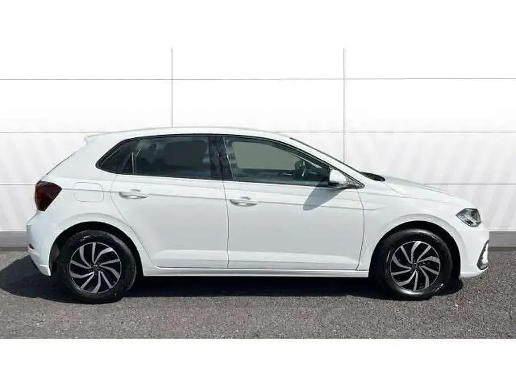 Used VW Polo Life 95 HP (69 kW) 2023 White Hatchback