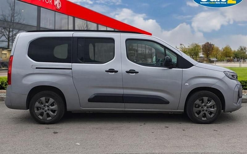 Used Vauxhall Combo Ultimate 100 kW (136 HP) 2026 MPV