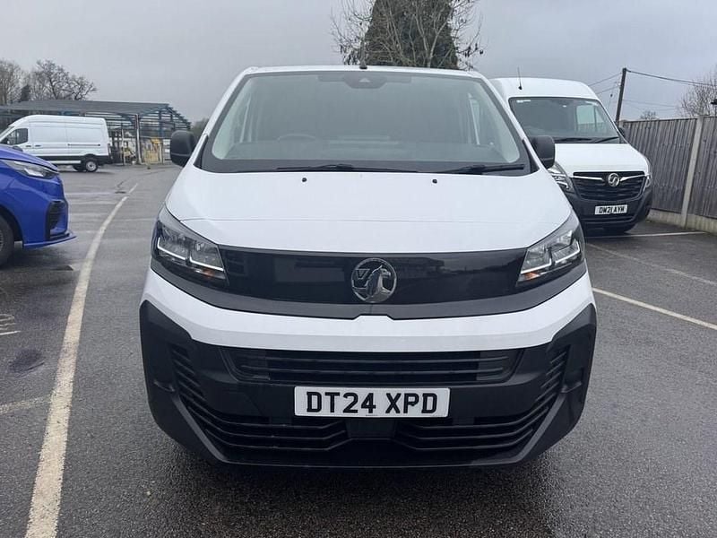 Used Vauxhall Vivaro S 120 HP (88 kW) 2024 White MPV
