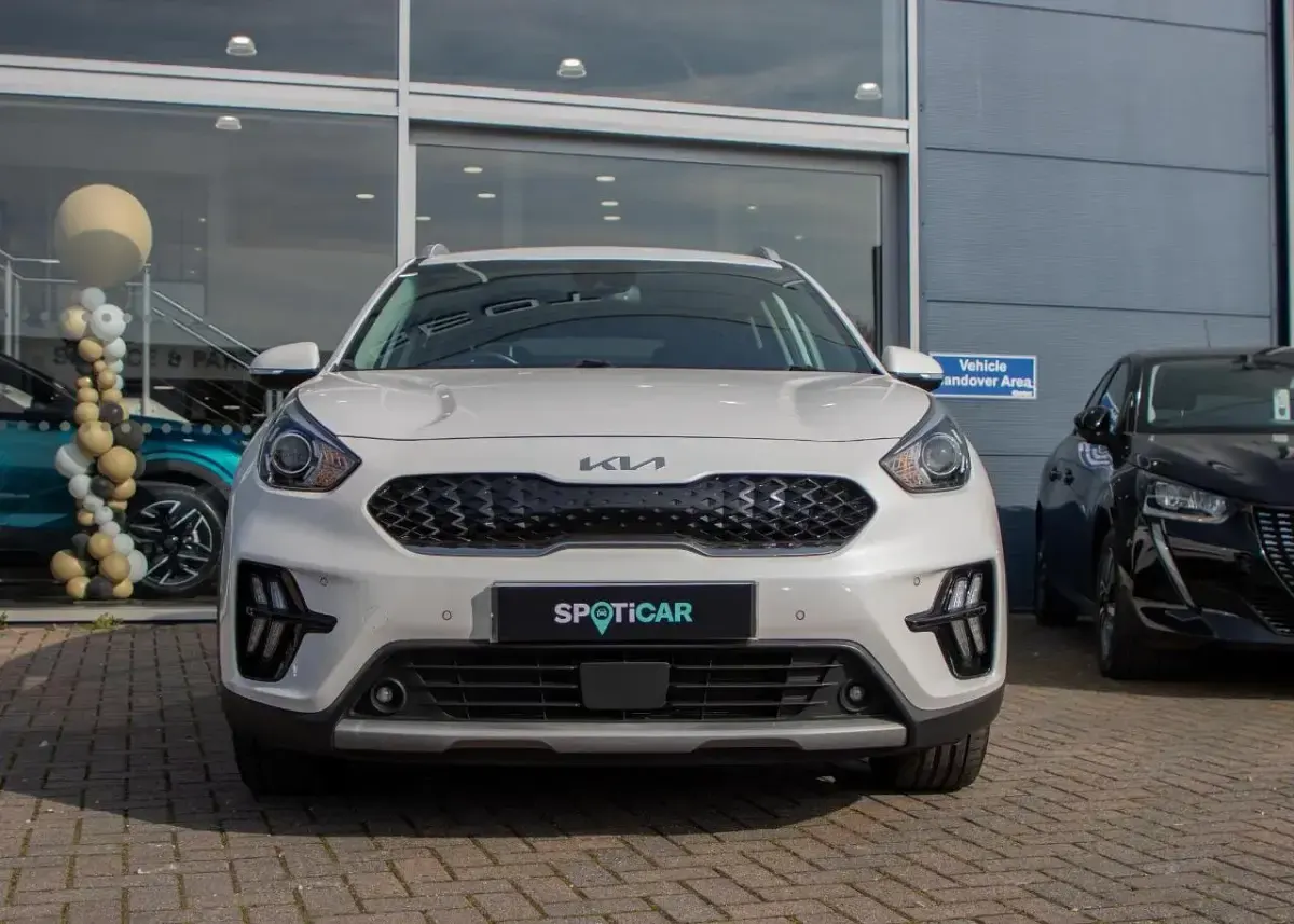 Used Kia Niro 139 HP (102 kW) 2021 White SUV