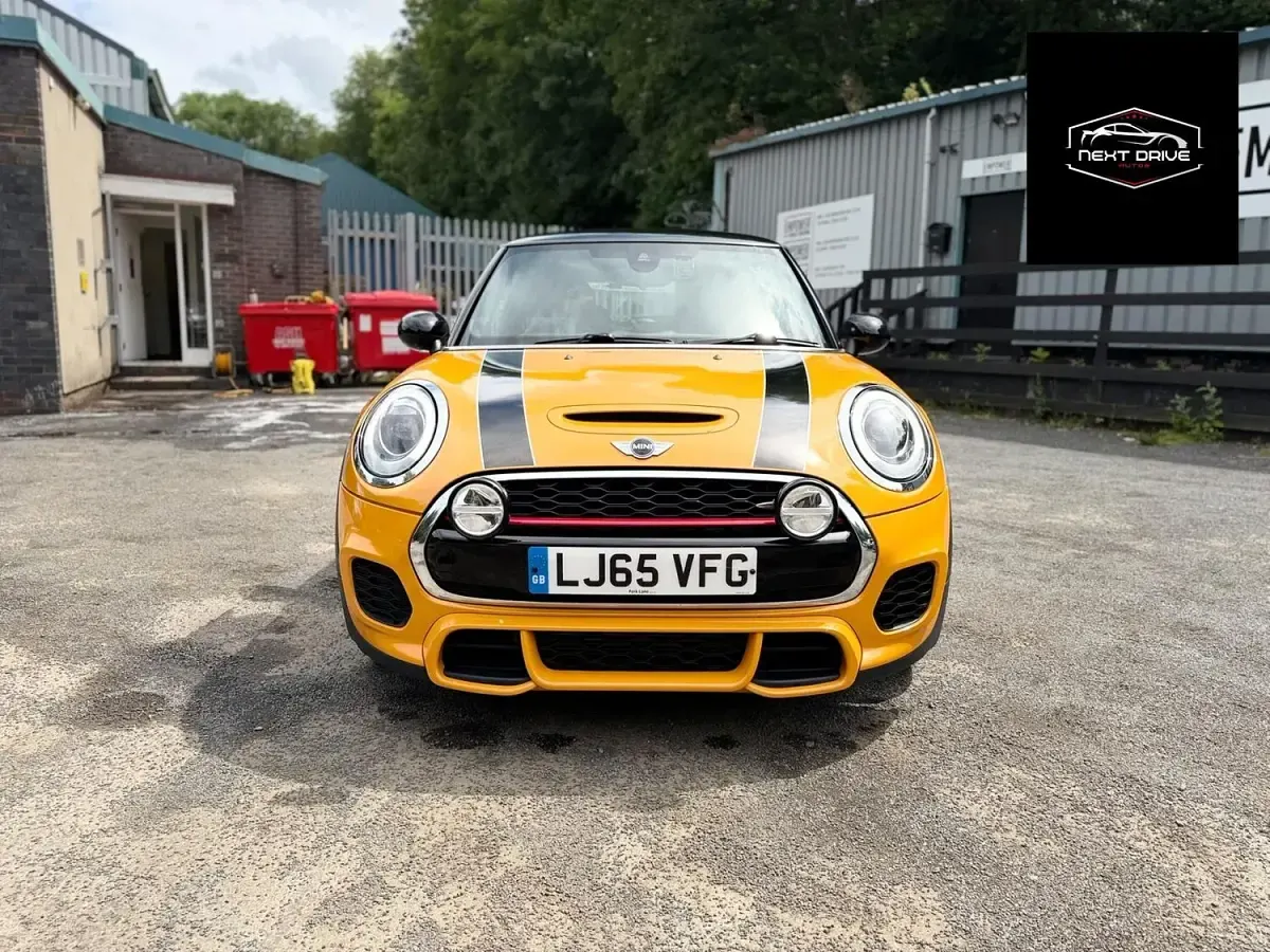 Used Mini John Cooper Works Hatch 231 HP (169 kW) 2015 Orange Hatchback