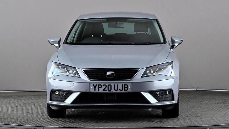Begagnad Seat Leon SE Dynamic 115 HK (84 kW) 2020 Silver Halvkombi