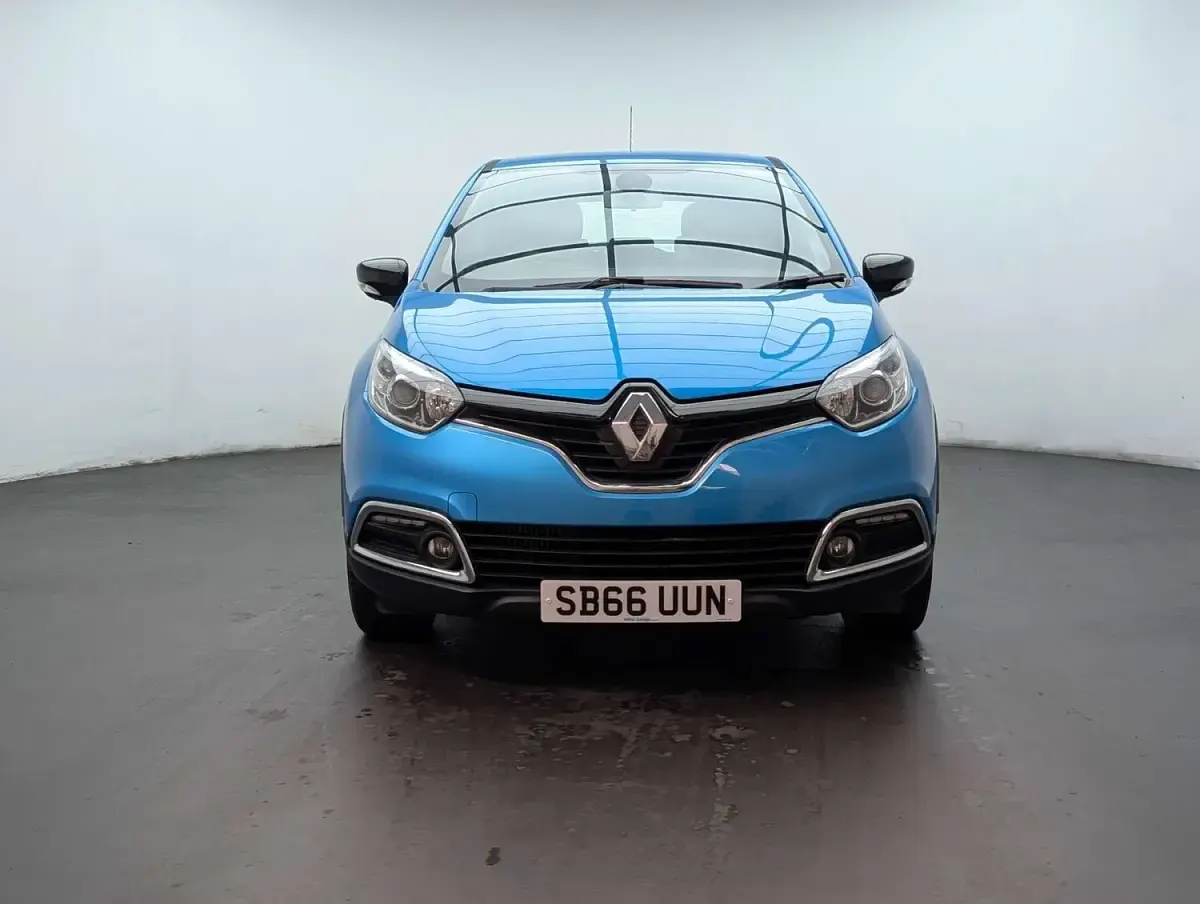Used Renault Captur Dynamique 90 HP (66 kW) 2016 Blue SUV