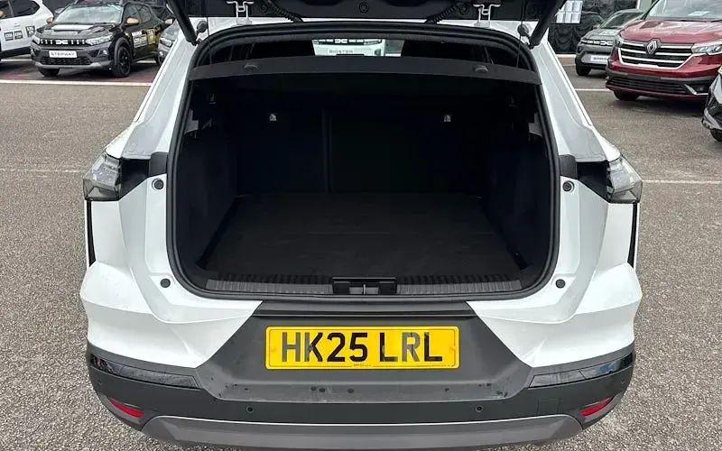 Used Renault Symbioz Techno Esprit Alpine 145 HP (106 kW) 2025 White SUV