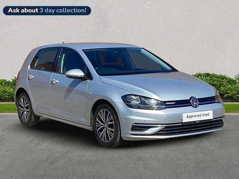 Silver Used 2018 VW Golf VII SE Hatchback | £10,794 (Good price) - Image 1/4