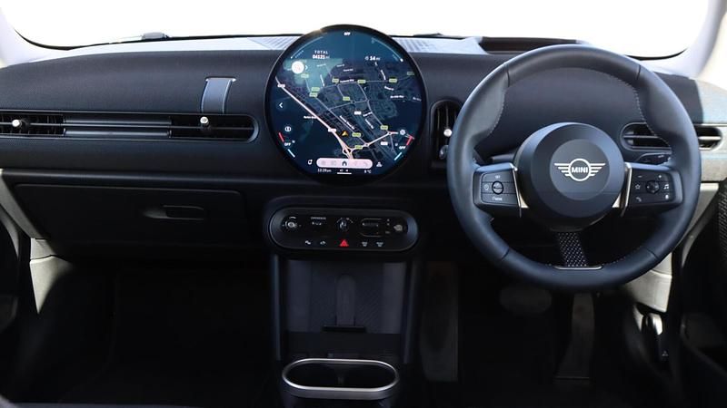 Used Mini Cooper Hatch 113 kW (154 HP) 2025 Green Hatchback