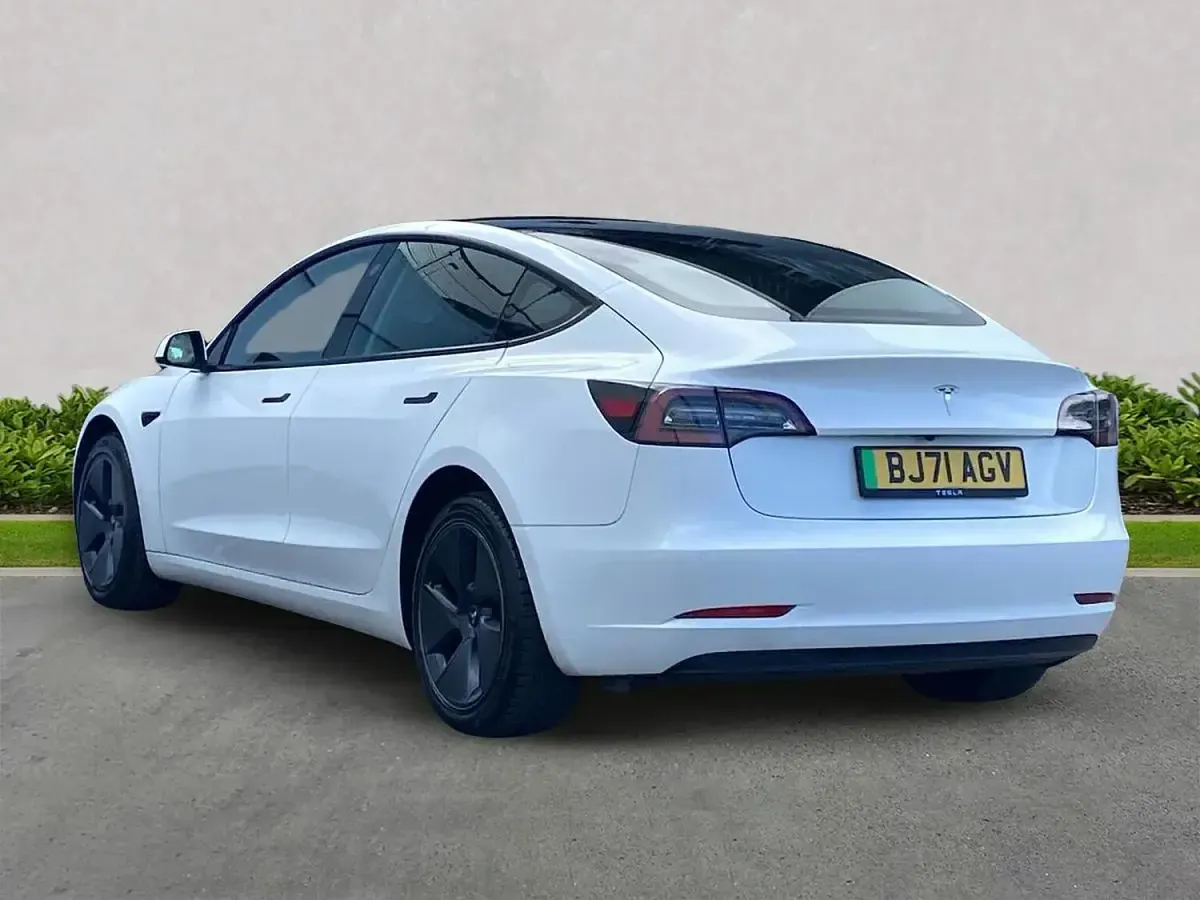 Used Tesla Model 3 Standard Range 208 kW (283 HP) 2021 White Sedan
