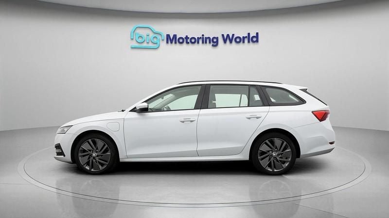 Used Skoda Octavia SE Technology 2021 White Estate