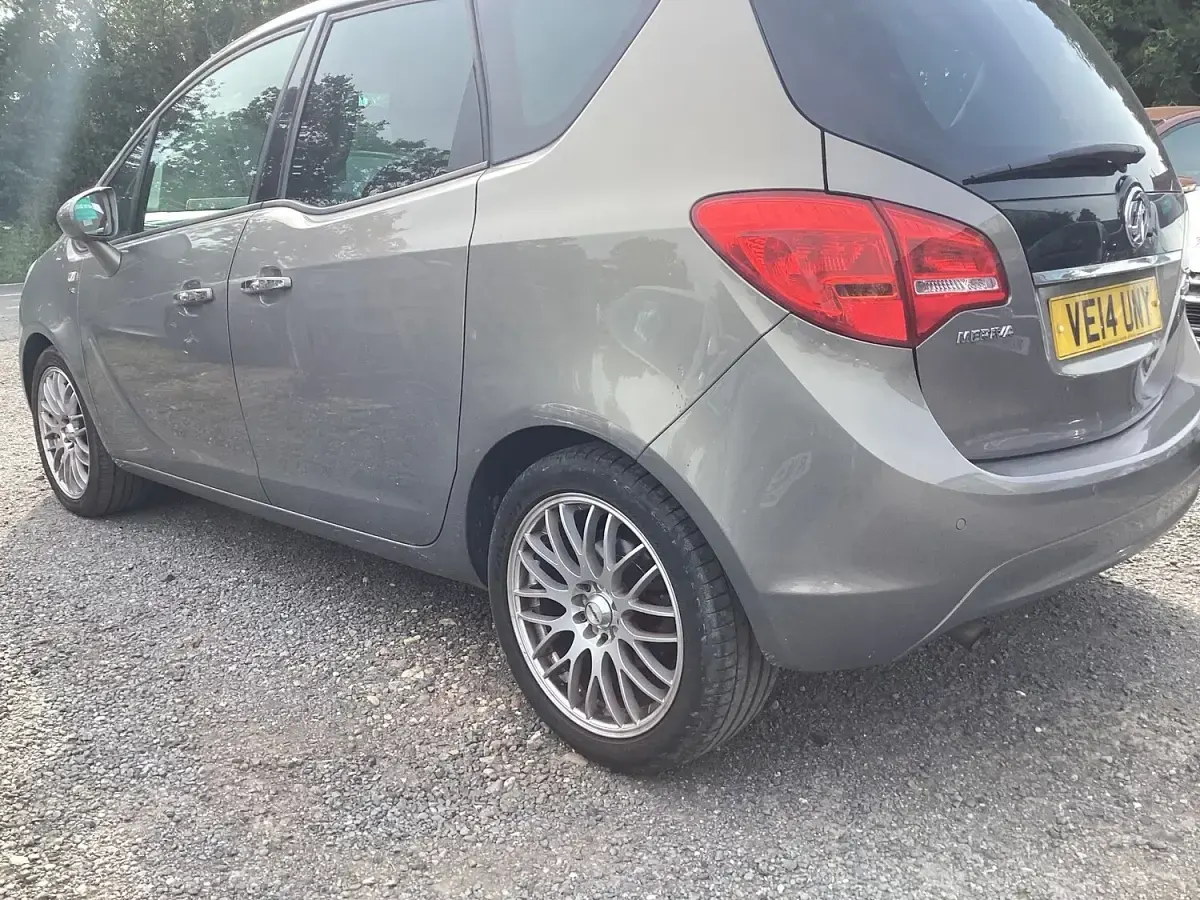 Used Vauxhall Meriva 2014 Brown MPV