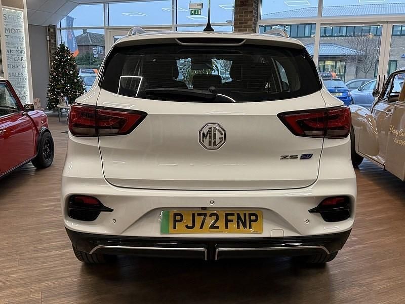 Used MG ZS Trophy 114 kW (156 HP) 2022 White Hatchback