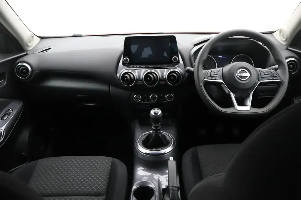 Used Nissan Juke Acenta 114 HP (83 kW) 2023 Red SUV