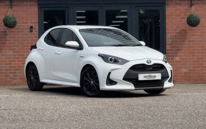 Used 2025 Toyota Yaris Hybrid Hatchback | £12,400 (Super price) - Image 1/4