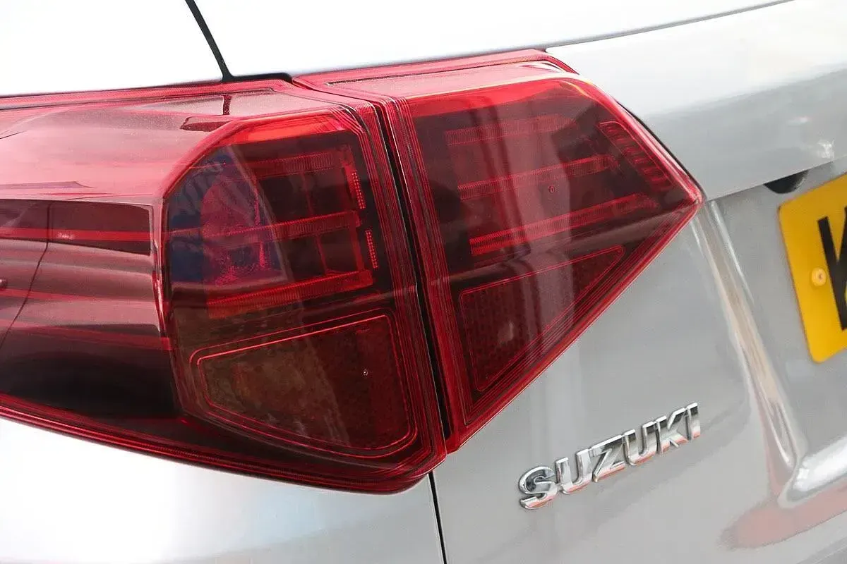 Usado Suzuki Vitara SZ-T 2023 Plateado SUV