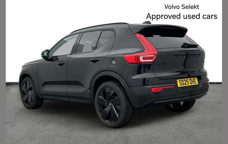 Used Volvo XC40 Plus 194 HP (142 kW) 2025 Black SUV
