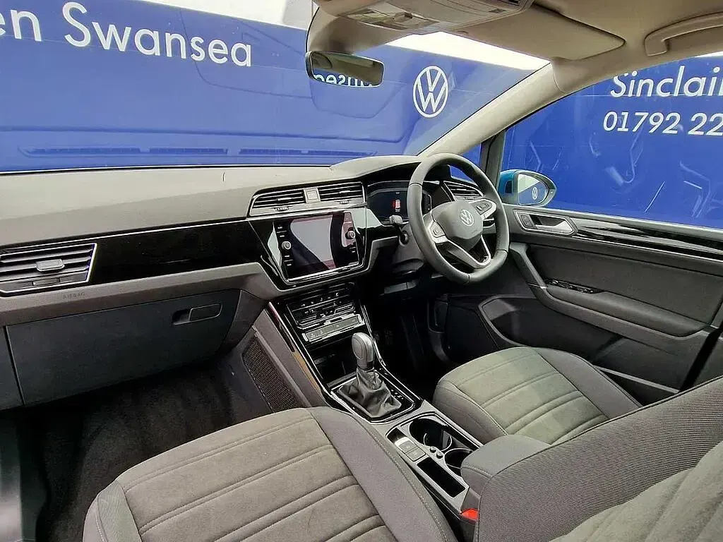 Used VW Touran SEL 150 HP (110 kW) 2023 Blue MPV