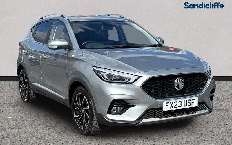 Usado MG ZS Exclusive 111 HP (81 kW) 2023 Prateado Sedan