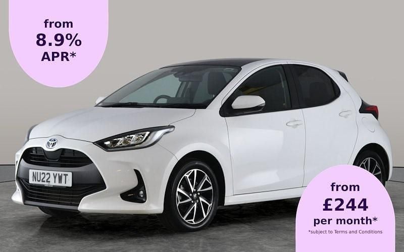 Used 2025 Toyota Yaris Hybrid Design Hatchback | £16,313 (Super price) - Image 1/2