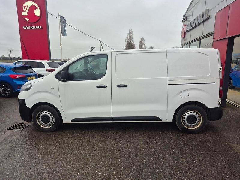 Used Vauxhall Vivaro Edition 100 HP (73 kW) 2021 White MPV