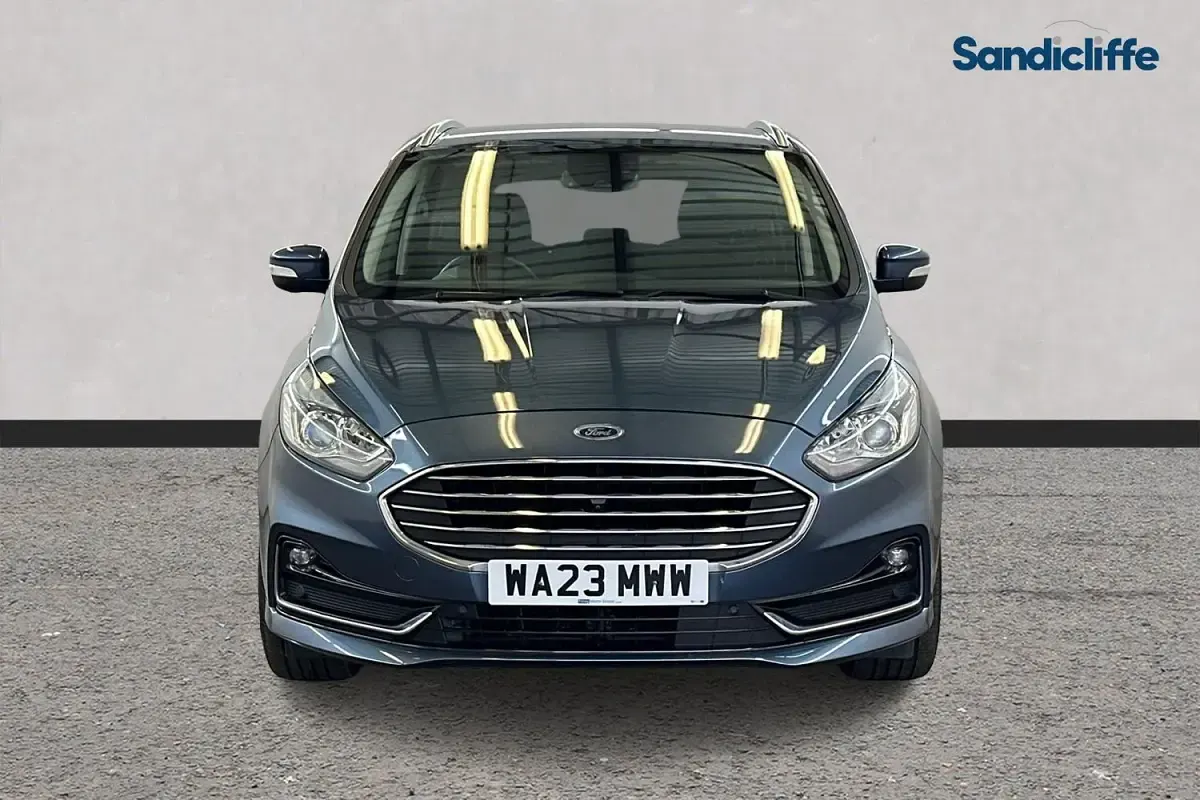 Used Ford S-MAX Titanium 190 HP (139 kW) 2022 Blue MPV