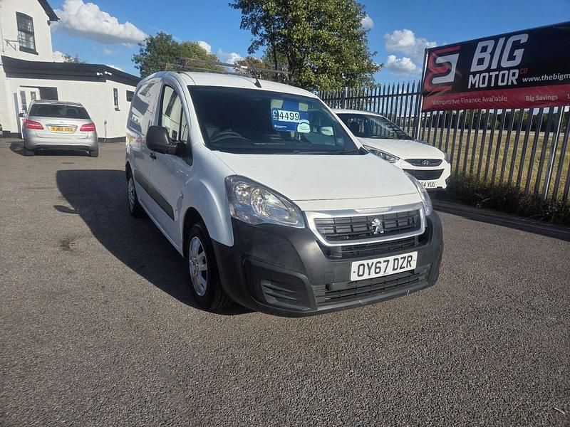 White Used 2017 Peugeot Partner MPV | £4,499 (Fair price) - Image 1/4