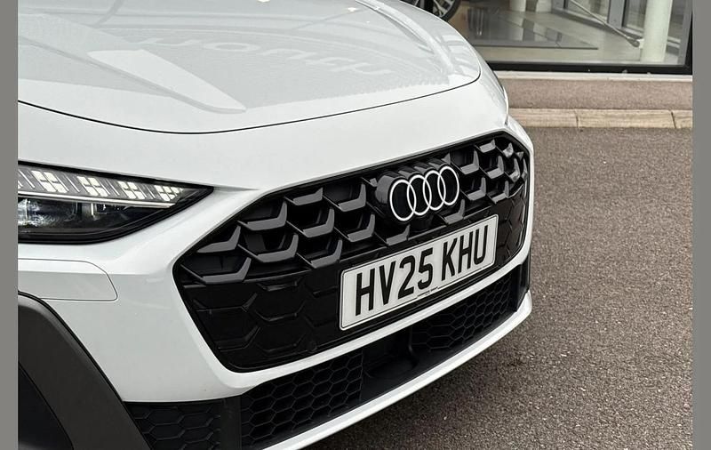 Second-hand Audi A5 S-Line 147 CP (108 kW) 2025 Alb Berlinǎ