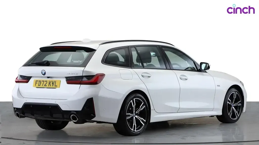 Used BMW 330e M Sport 292 HP (214 kW) 2023 White Estate
