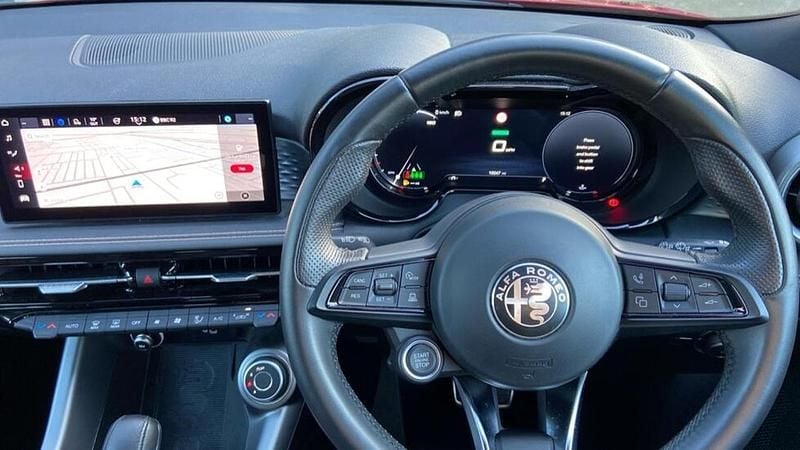 Used Alfa Romeo Tonale Sprint 158 HP (116 kW) 2024 Red SUV