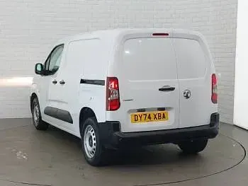 Used Vauxhall Combo 100 HP (73 kW) 2024 White MPV
