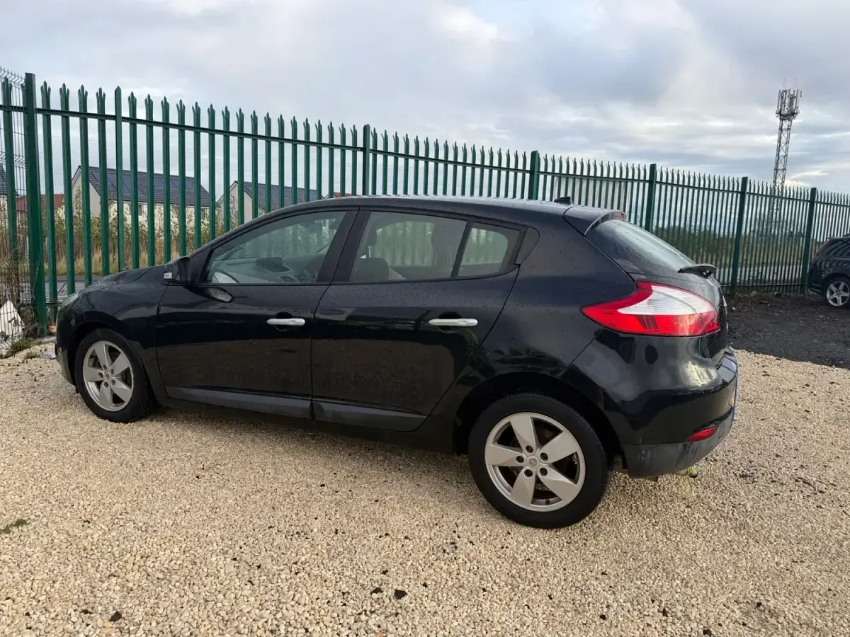 Used Renault Mégane Dynamique 2011 Black Hatchback