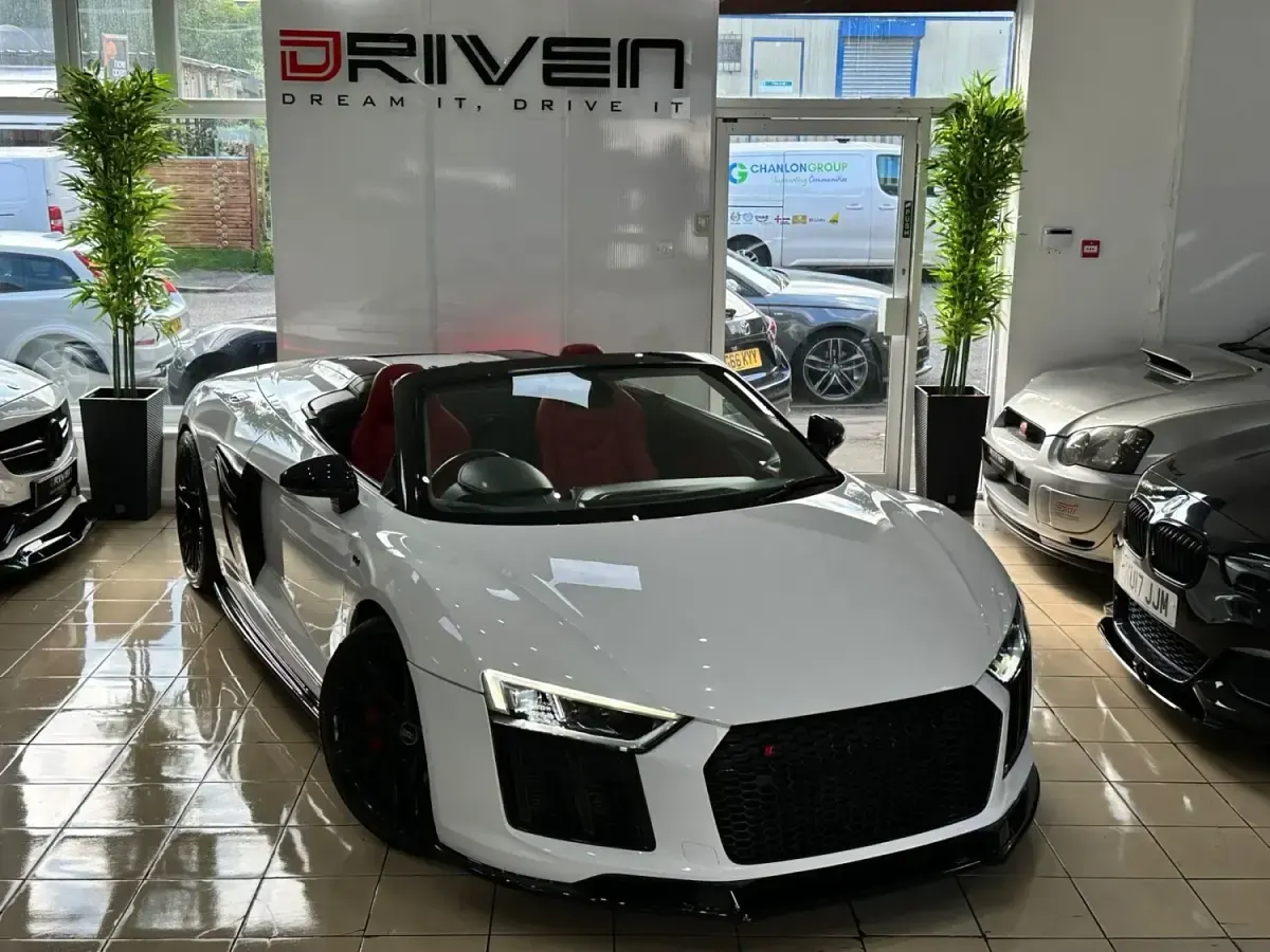 Begagnad Audi R8 Coupé Advanced 2018 Vit Sportkupé