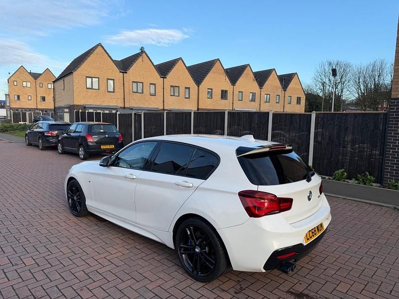 Begagnad BMW 120 Efficient Dynamics 2018 Vit Halvkombi