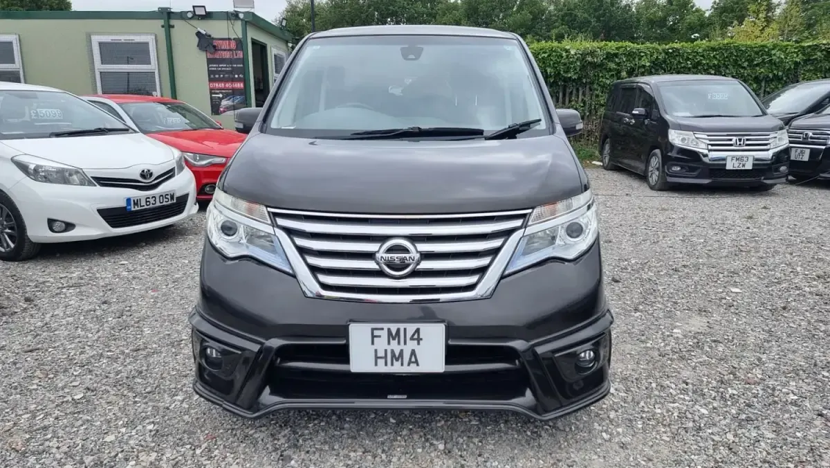 Begagnad Nissan Serena 2014 Brun Minibuss