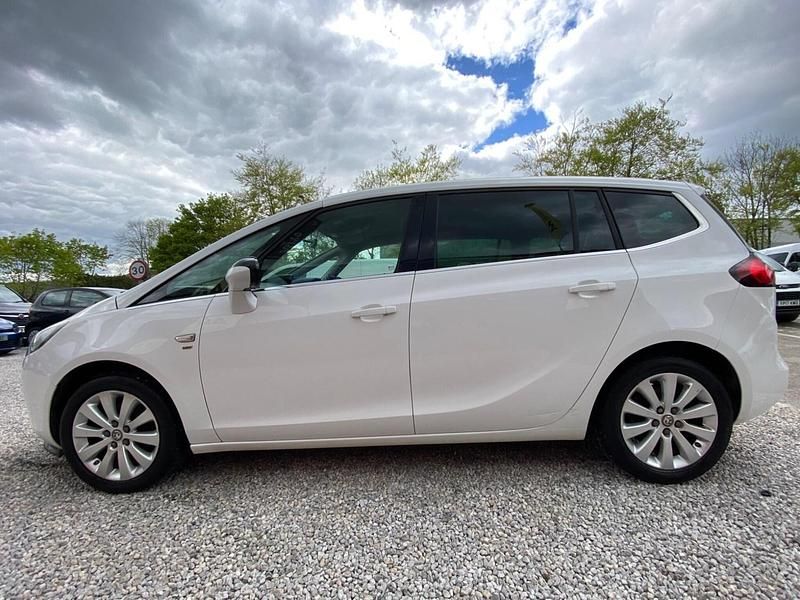 Used Vauxhall Zafira 2016 White MPV