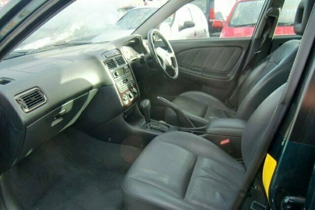 Used Toyota Avensis 147 HP (108 kW) 2001 Hatchback