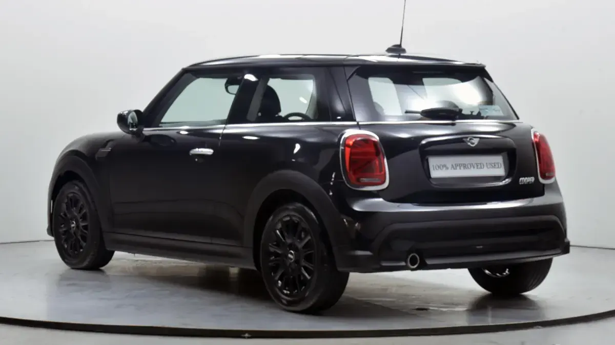 Used Mini Cooper Classic 134 HP (98 kW) 2023 Black Hatchback