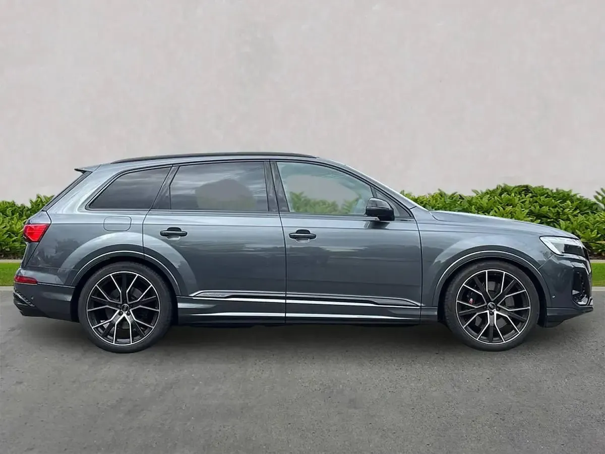 Used Audi SQ7 Advanced 500 HP (367 kW) 2025 Grey SUV