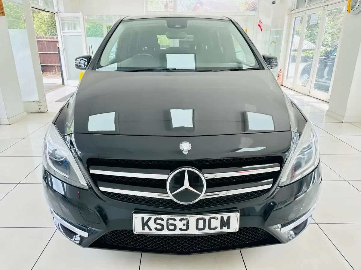 Used Mercedes B200 2014 Black Hatchback