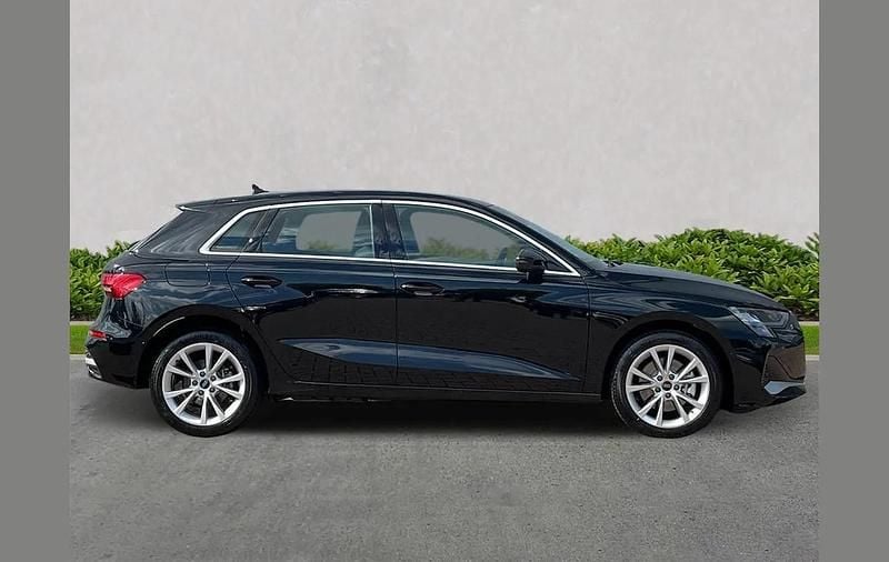 Usado Audi A3 e-tron Sport 204 CV (150 kW) 2025 Negro Utilitario