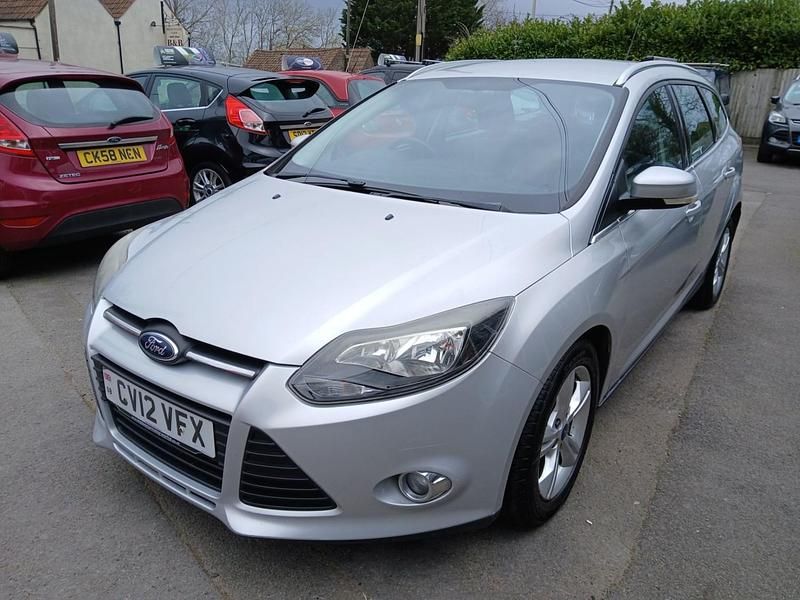 Used Ford Focus Zetec 115 HP (84 kW) 2012 Silver Estate