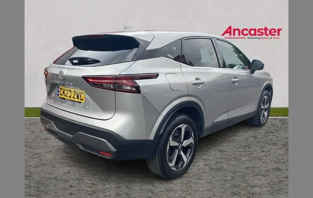 Used Nissan Qashqai N-Connecta 155 HP (114 kW) 2023 Silver SUV