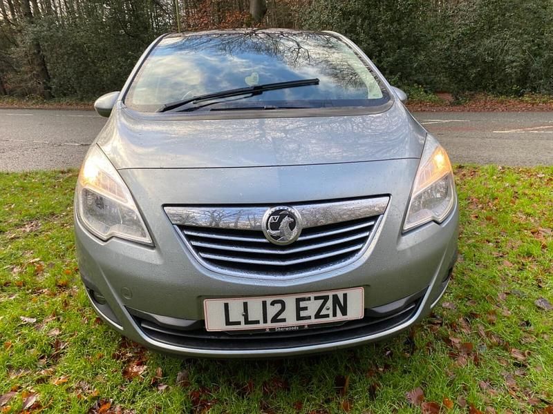 Used Vauxhall Meriva 140 HP (102 kW) 2012 Silver MPV