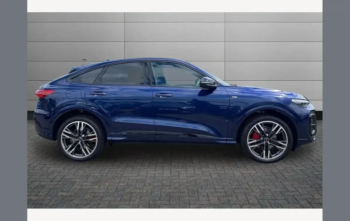 Used Audi Q5 Comfort 204 HP (150 kW) 2026 Blue SUV
