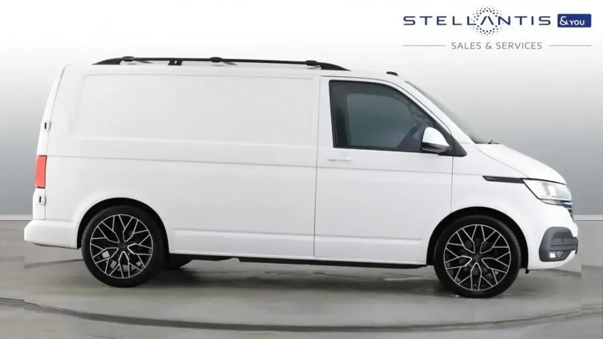 Used VW Transporter Highline 148 HP (108 kW) 2022 White Van