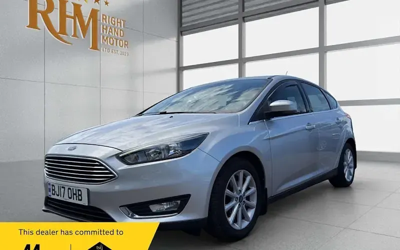 Used Ford Focus Titanium 120 HP (88 kW) 2017 Silver Hatchback