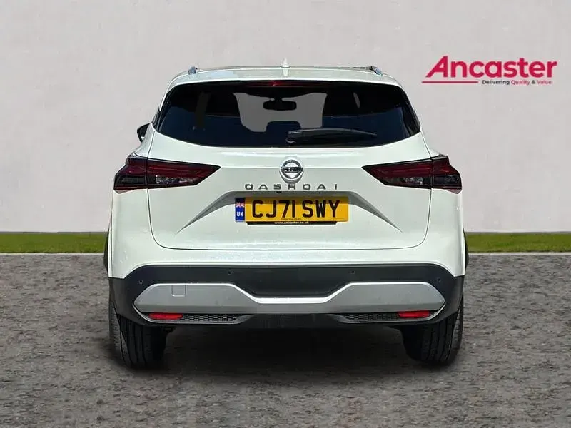Used Nissan Qashqai Tekna 2021 White SUV