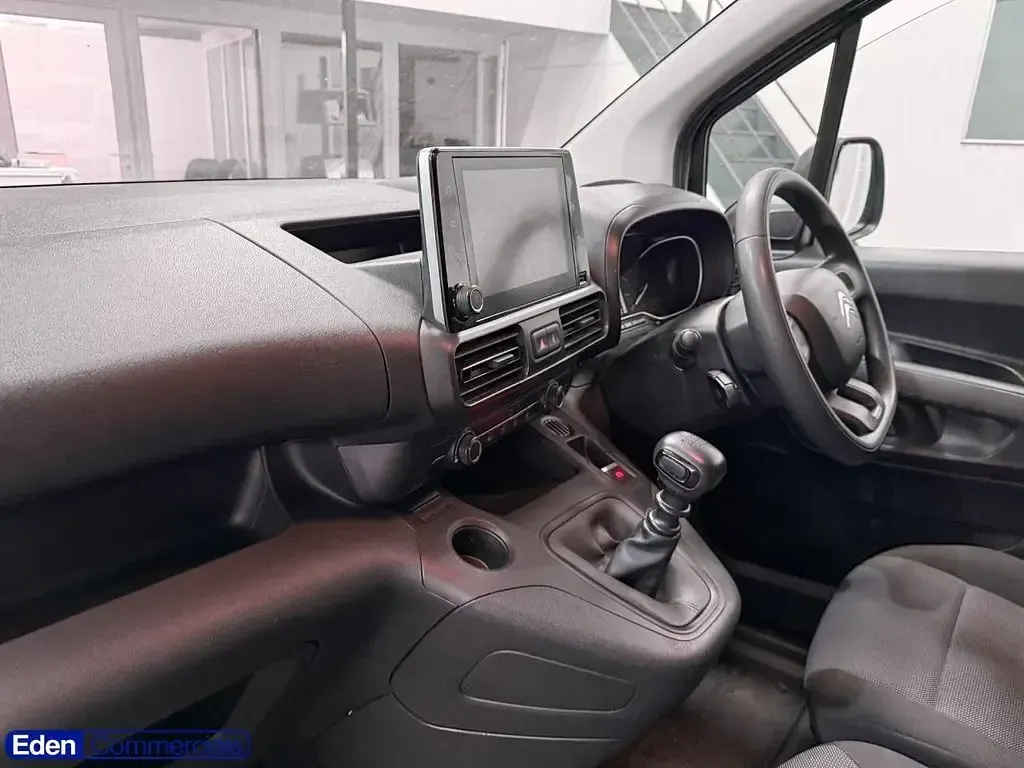 Used Citroën Berlingo 100 HP (73 kW) 2023 White MPV