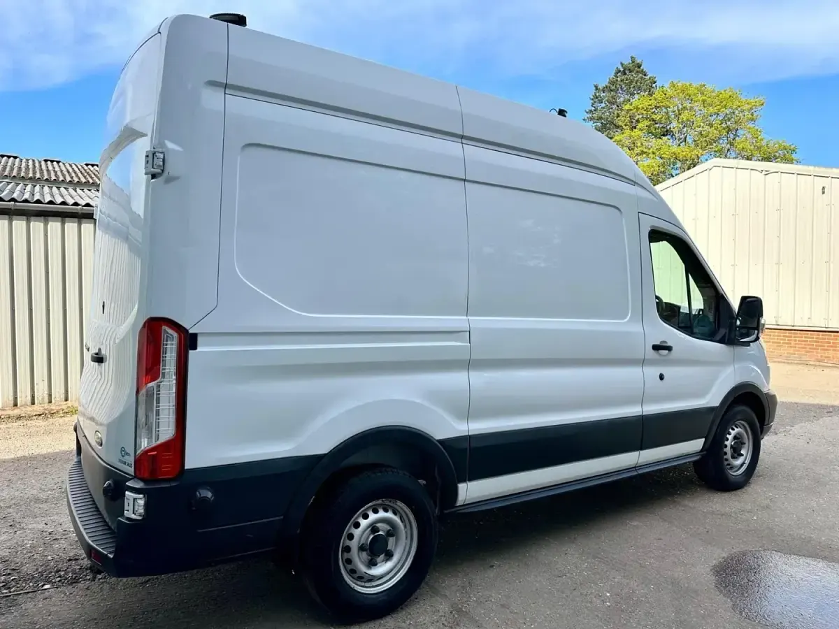 Usado Ford Transit 130 CV (95 kW) 2018 Blanco Van