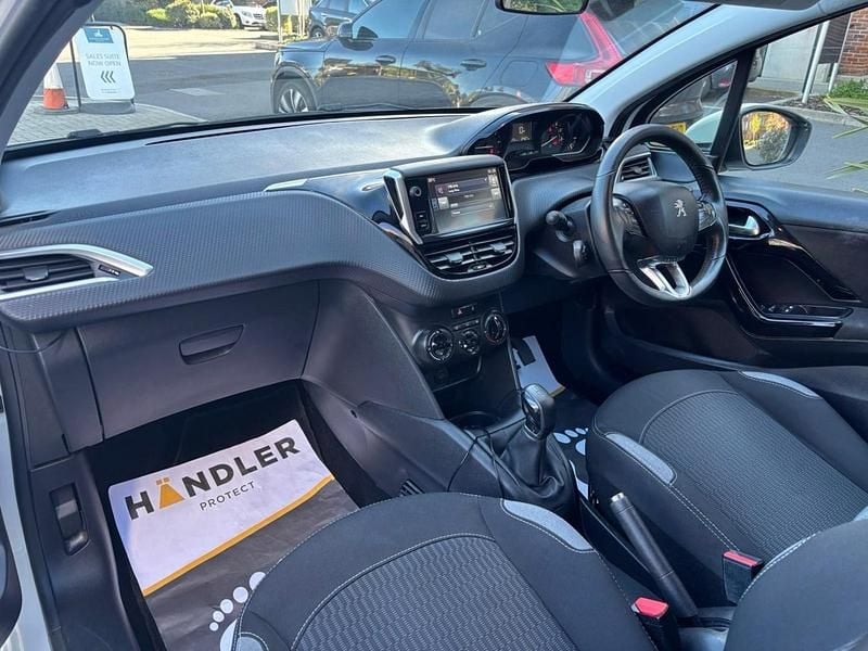 Used Peugeot 208 Active 2016 White Hatchback