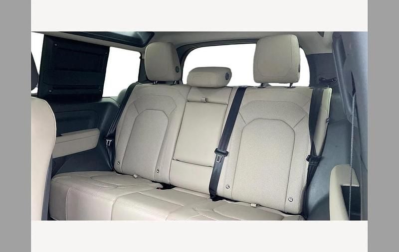 Used Land Rover Defender HSE 250 HP (183 kW) 2023 Green SUV