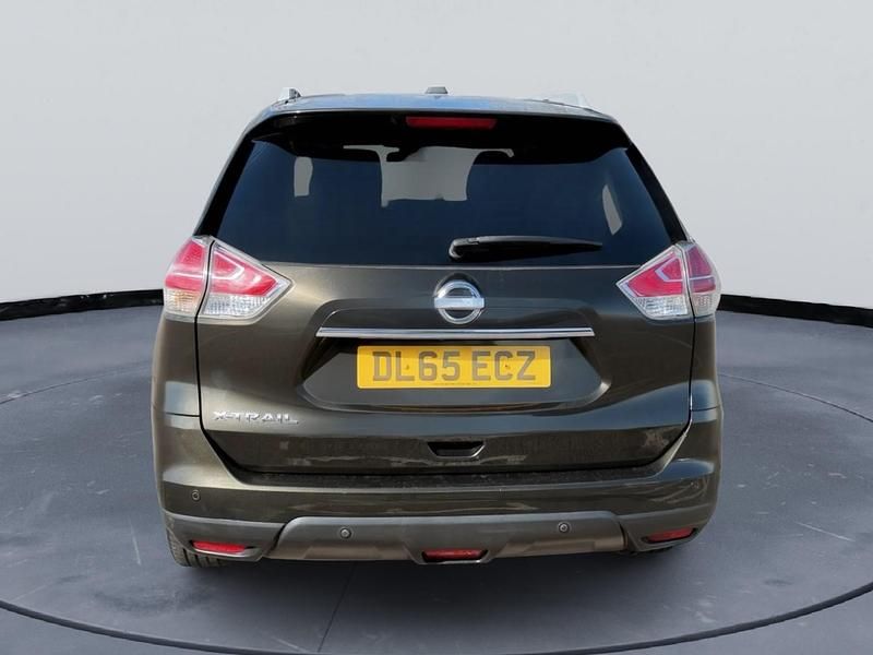 Used Nissan X-Trail Tekna 130 HP (95 kW) 2016 Green SUV